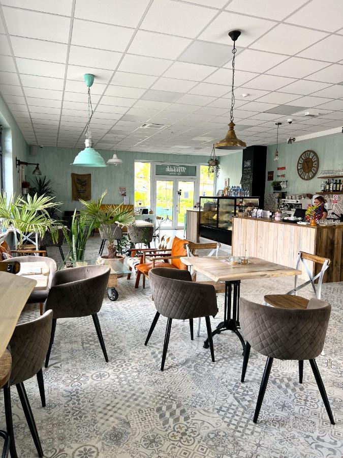 Cozy Stay Apartment Trencin Ngoại thất bức ảnh